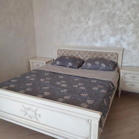 Luxury Apartment In The Center Kisinyov Kültér fotó